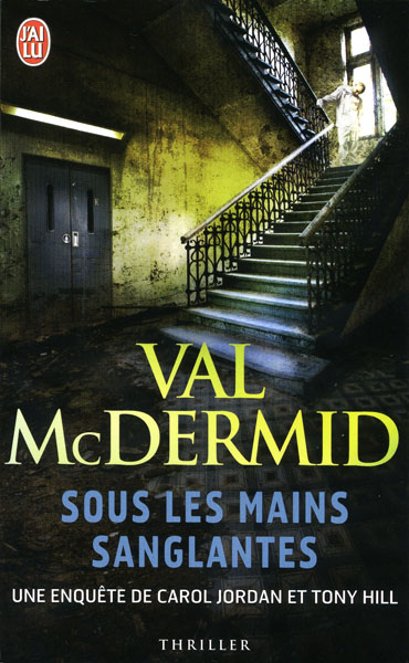 Sous les mains sanglantes