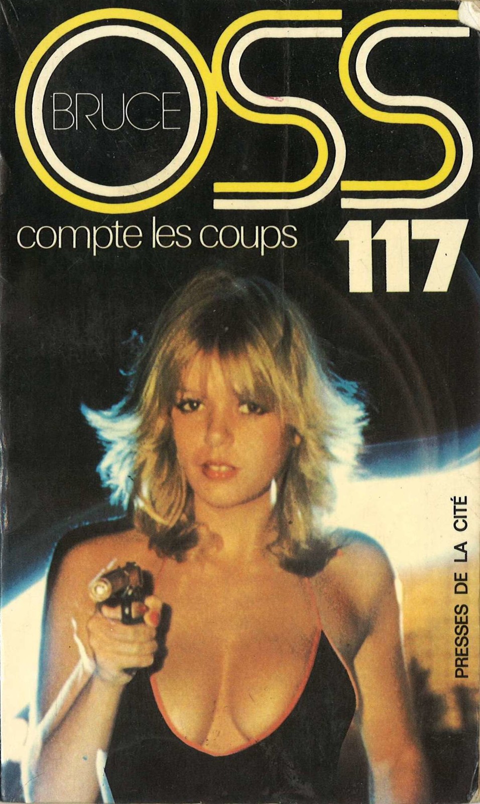 OSS 117 compte les coups